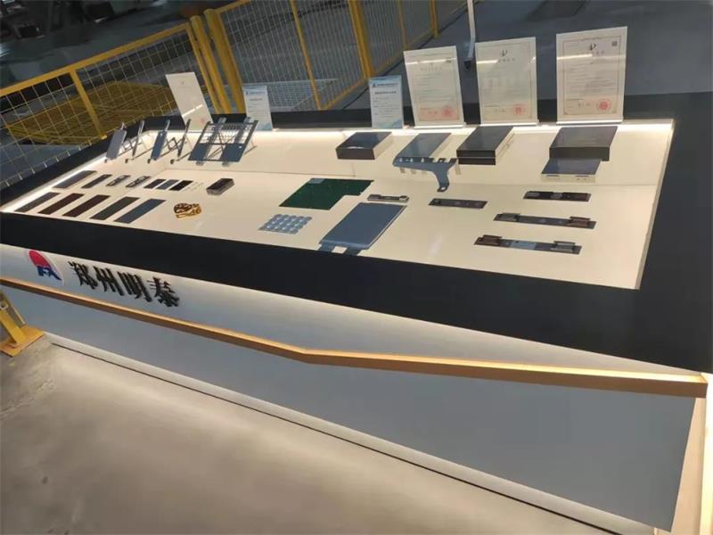 河南省委書記樓陽生、省長王凱蒞臨明泰鋁業(yè)子公司明晟新材料參觀調(diào)研