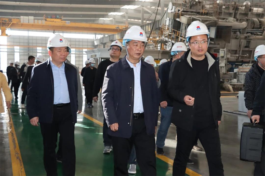 回郭鎮(zhèn)觀摩團一行到明泰鋁業(yè)觀摩指導(dǎo)
