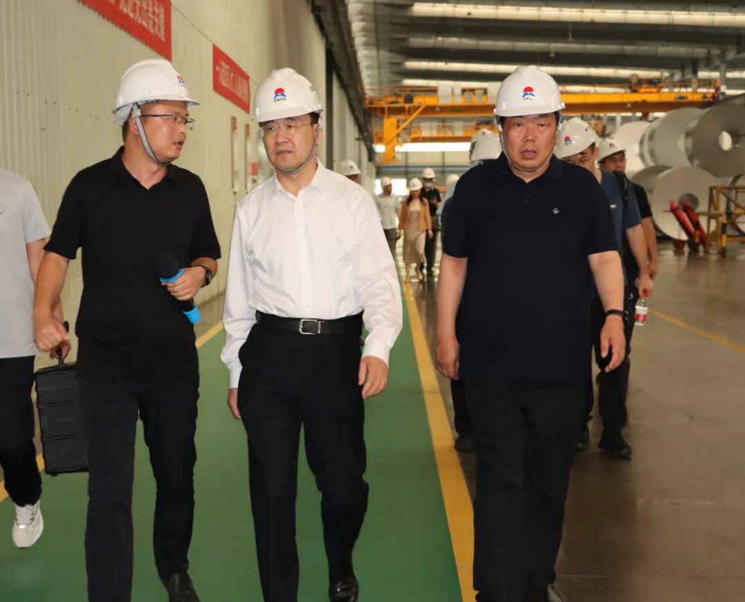 中國(guó)工業(yè)互聯(lián)網(wǎng)研究院黨委書(shū)記田川一行蒞臨明泰鋁業(yè)調(diào)研