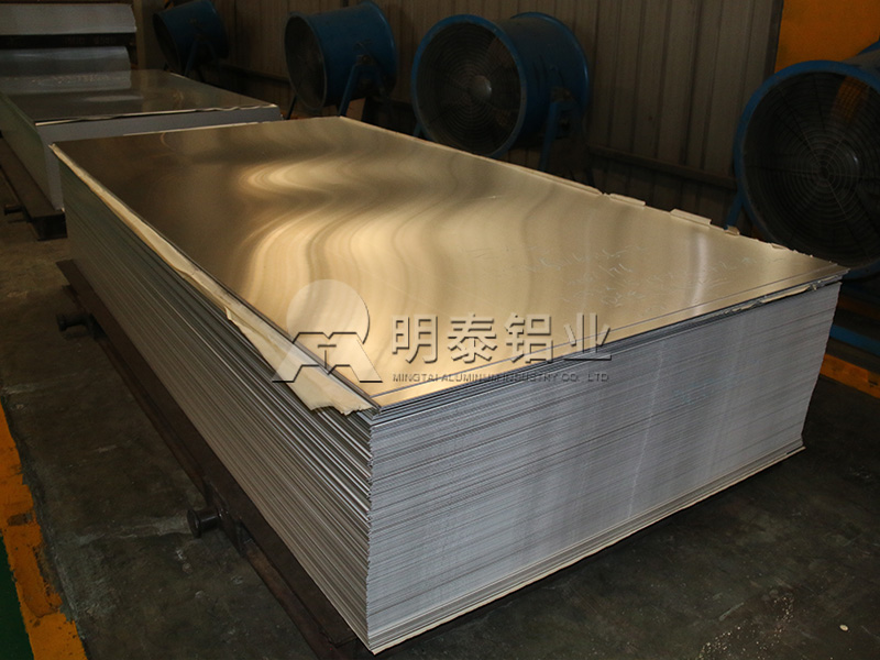 5m49鋁板：優(yōu)質(zhì)門板料，環(huán)保耐用