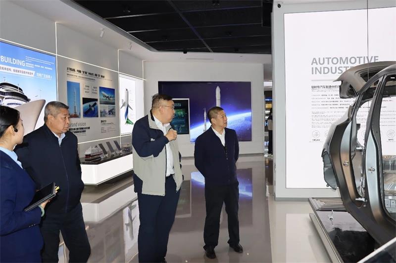 中國(guó)有色金屬工業(yè)協(xié)會(huì)黨委副書記范順科一行蒞臨明泰鋁業(yè)調(diào)研指導(dǎo)